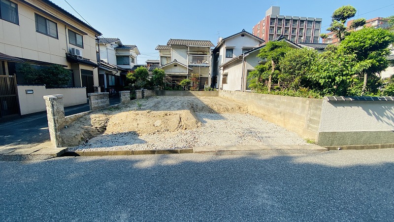 八幡西区陣山1丁目1号地がご商談中となりました。