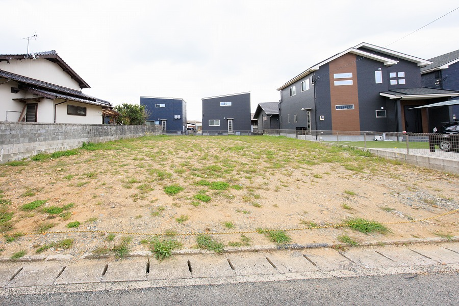 サンコート 飯塚市小正8号地が商談中となりました。