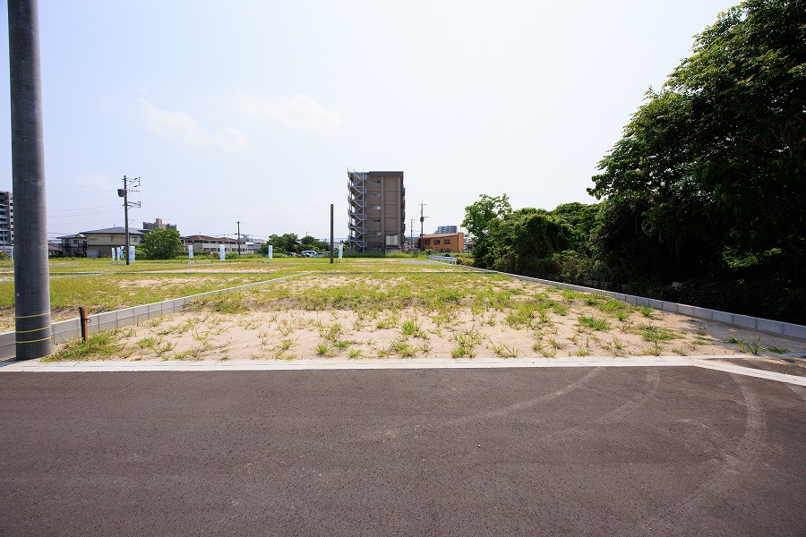 サンコート 飯塚市忠隈5号地が商談中となりました。