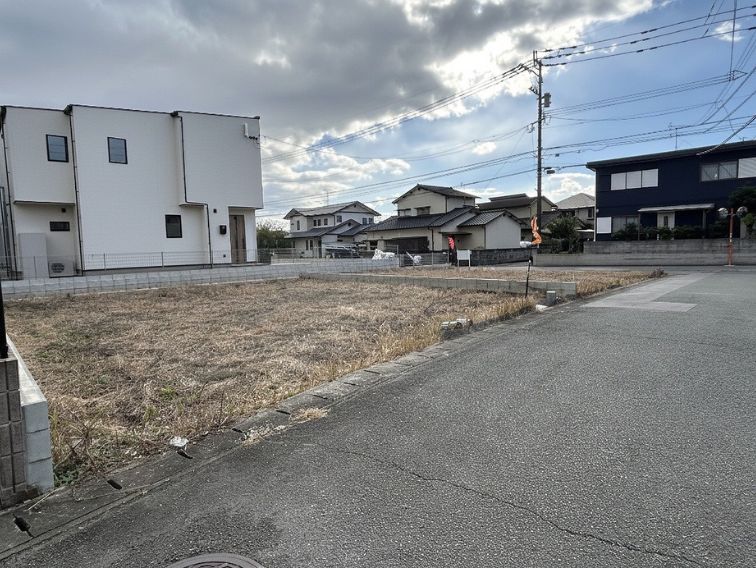熊本市北区鶴羽田町１・２号地が商談中となりました。